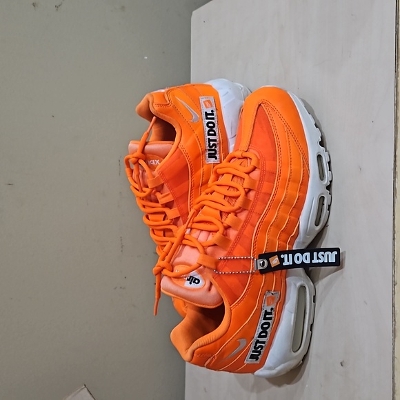 Sneakers - Picture 1 of 4